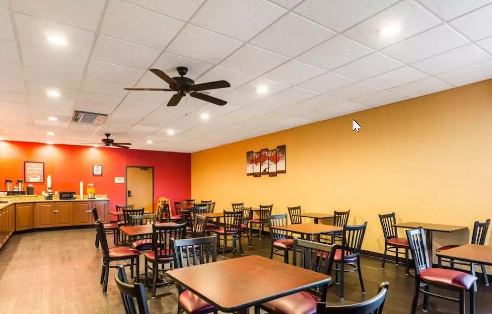 Econo Lodge Birmingham Hoover Bagian luar foto