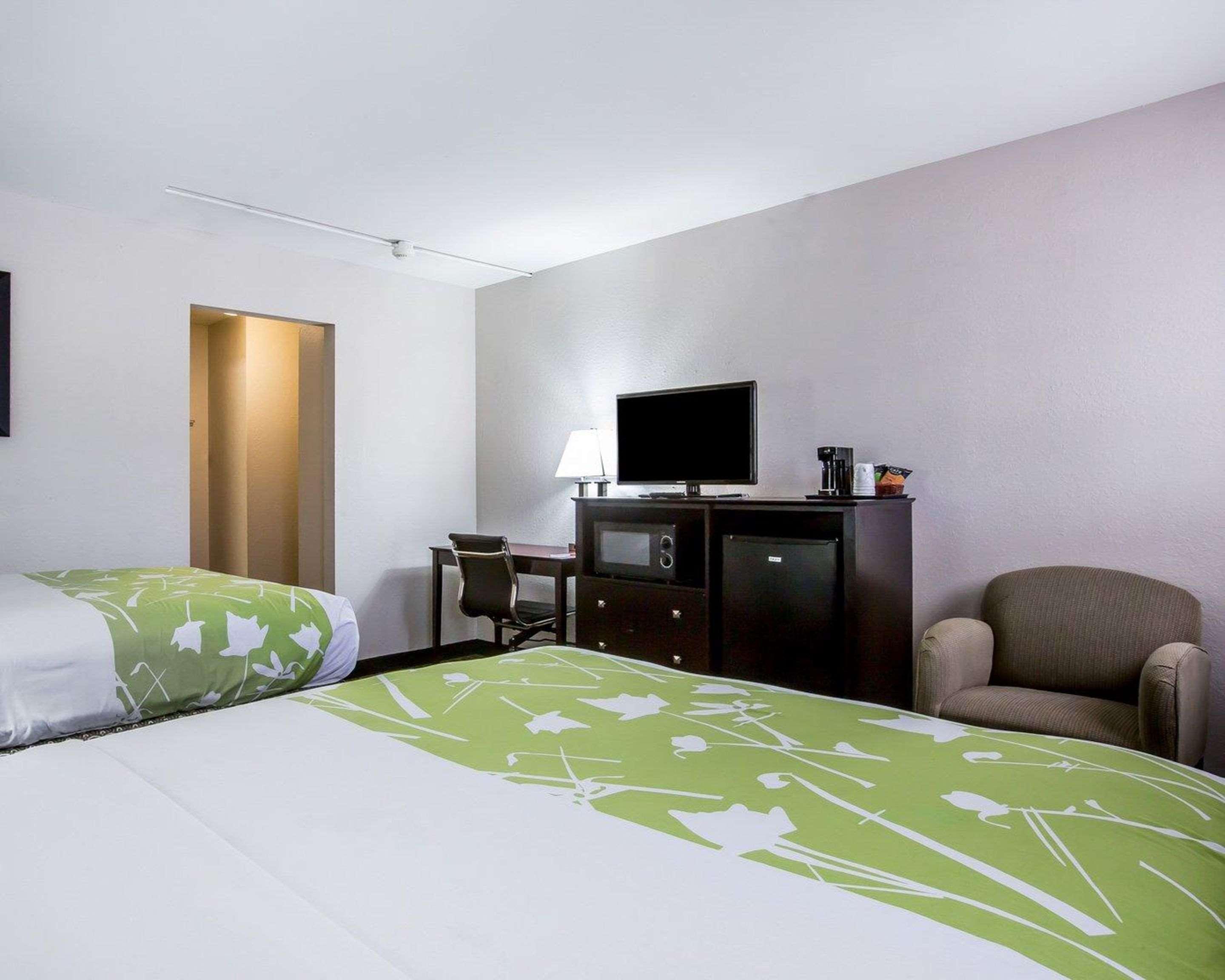Econo Lodge Birmingham Hoover Bagian luar foto