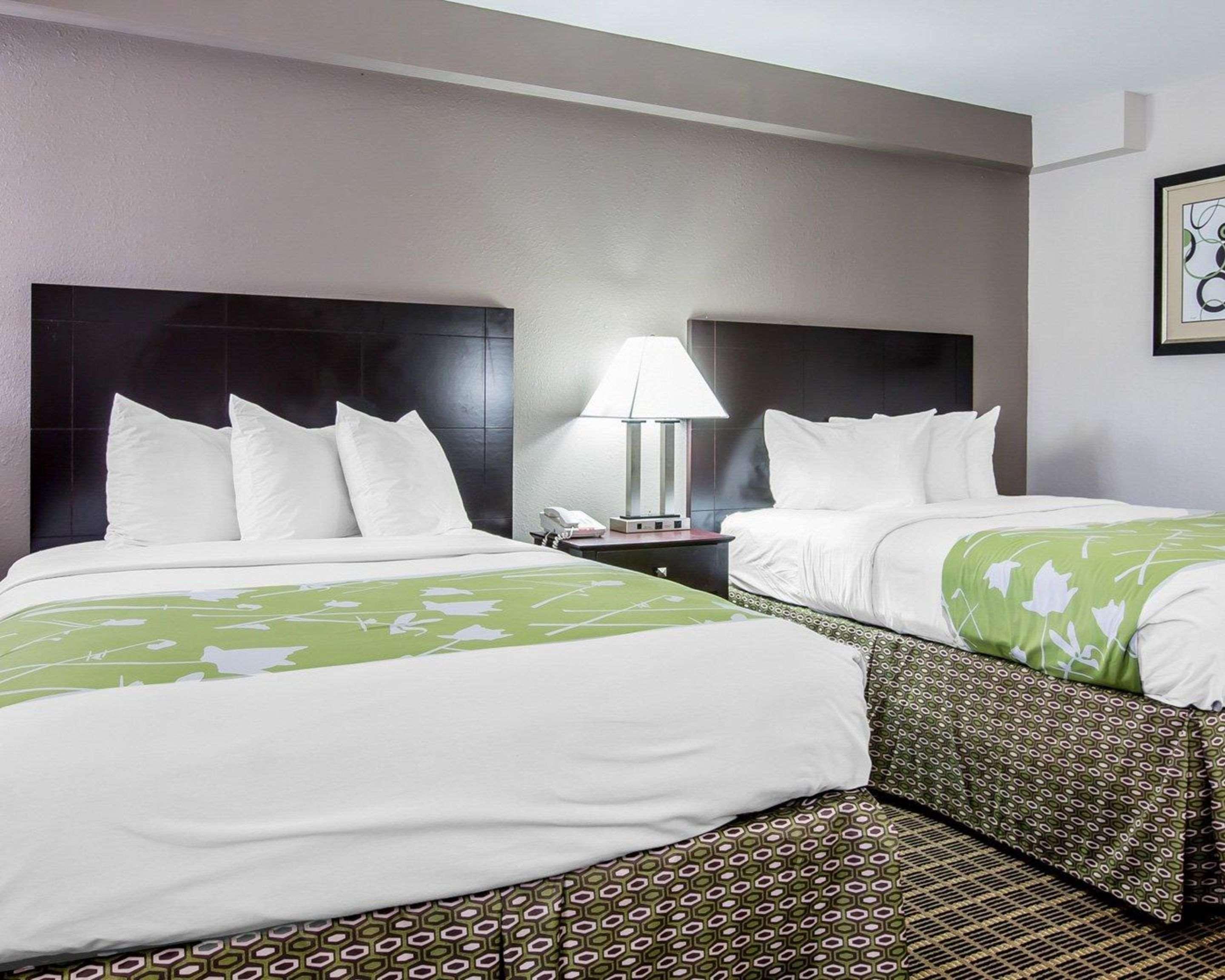 Econo Lodge Birmingham Hoover Bagian luar foto
