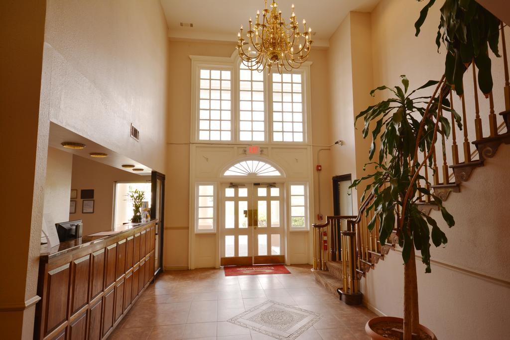 Econo Lodge Birmingham Hoover Bagian luar foto